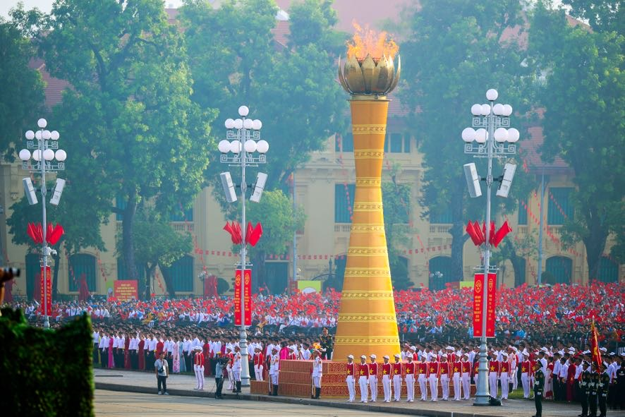 Hoàn thiện mô hình, cơ chế, chính sách quản lý phát triển xã hội hiện đại